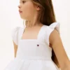Abito da bambina con volant e ricami Abito da bambina con volant e ricami