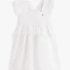 Abito da bambina con volant e ricami Abito da bambina con volant e ricami