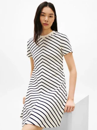 Abito in interlock a righe a zig-zag