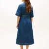 Abito midi in denim con cintura Abito midi in denim con cintura