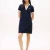 Abito polo con scritta Hilfiger ricamata Abito polo con scritta Hilfiger ricamata
