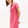 Abito polo in cotone elasticizzato dal taglio classico Abito polo in cotone elasticizzato dal taglio classico