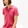Abito polo in cotone elasticizzato dal taglio classico Abito polo in cotone elasticizzato dal taglio classico