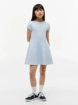 Abito skater con logo bandiera tono su tono per bambina