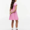Abito skater con logo bandiera tono su tono per bambina