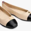 Ballerine con dettagli in metallo con logo Ballerine con dettagli in metallo con logo