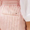 Bermuda a righe in voile da pantaloncini Bermuda a righe in voile da pantaloncini