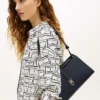 Borsa a tracolla con monogramma lucido Borsa a tracolla con monogramma lucido