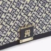Borsa a tracolla in jacquard con chiusura Monogram Borsa a tracolla in jacquard con chiusura Monogram
