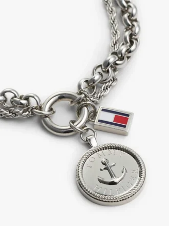 Bracciale con ciondoli in stile nautico Bracciale con ciondoli in stile nautico