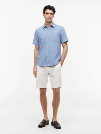 Camicia a maniche corte in misto lino, vestibilità regolare per pantaloncini