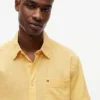 Camicia a maniche corte in misto lino, vestibilità regolare per pantaloncini Camicia a maniche corte in misto lino, vestibilità regolare per pantaloncini