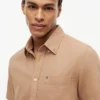 Camicia a maniche corte in misto lino, vestibilità regolare per pantaloncini Camicia a maniche corte in misto lino, vestibilità regolare per pantaloncini