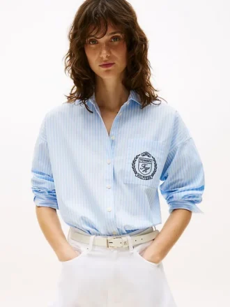 Camicia a righe con logo Crest dal taglio comodo