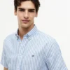 Camicia a righe in misto cotone e lino, vestibilità regolare Camicia a righe in misto cotone e lino, vestibilità regolare