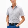 Camicia a righe in seersucker dalla vestibilità regolare Camicia a righe in seersucker dalla vestibilità regolare
