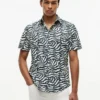 Camicia con stampa foglie di palma e effetto carta Camicia con stampa foglie di palma e effetto carta