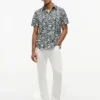 Camicia con stampa foglie di palma e effetto carta Camicia con stampa foglie di palma e effetto carta