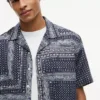Camicia da campo patchwork bandana dal taglio classico Camicia da campo patchwork bandana dal taglio classico