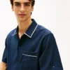 Camicia in lana leggera dalla vestibilità comoda Camicia in lana leggera dalla vestibilità comoda
