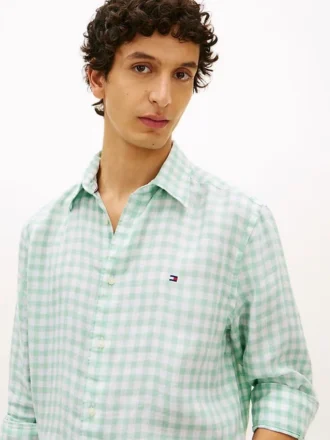 Camicia in lino a quadretti con vestibilità regolare
