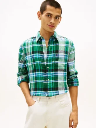 camicia in lino a quadri madras dalla vestibilit regolare 1 1 330x440 - Camicia in lino a quadri Madras dalla vestibilit&agrave; regolare