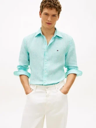 Camicia in lino a righe dal taglio regolare