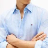 Camicia in lino a righe dal taglio regolare Camicia in lino a righe dal taglio regolare