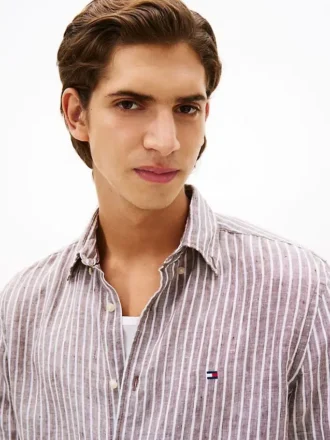 Camicia in lino a righe dal taglio regolare