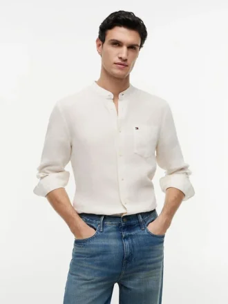 Camicia in lino con colletto a fascia e vestibilità regolare