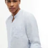 Camicia in lino con colletto a fascia e vestibilità regolare Camicia in lino con colletto a fascia e vestibilità regolare