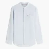 Camicia in lino con colletto a fascia e vestibilità regolare Camicia in lino con colletto a fascia e vestibilità regolare