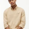Camicia in misto lino dalla vestibilità regolare Camicia in misto lino dalla vestibilità regolare