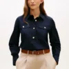 Camicia in popeline con bottoni dorati e vestibilità comoda Camicia in popeline con bottoni dorati e vestibilità comoda