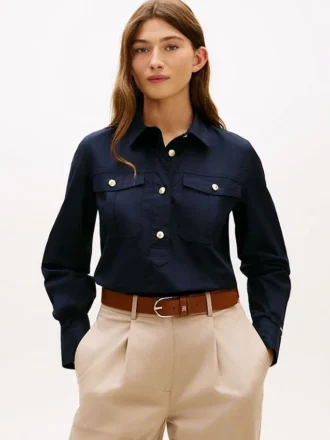 Camicia in popeline con bottoni dorati e vestibilità comoda