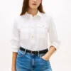 Camicia in popeline con bottoni dorati e vestibilità comoda Camicia in popeline con bottoni dorati e vestibilità comoda