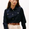Camicia in popeline con bottoni dorati e vestibilità comoda Camicia in popeline con bottoni dorati e vestibilità comoda