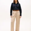 Camicia in popeline con bottoni dorati e vestibilità comoda Camicia in popeline con bottoni dorati e vestibilità comoda