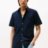 Camicia in seersucker dalla vestibilità regolare Camicia in seersucker dalla vestibilità regolare
