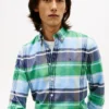 Camicia in tessuto Oxford elasticizzato a quadri, vestibilità regolare Camicia in tessuto Oxford elasticizzato a quadri, vestibilità regolare