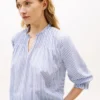 Camicia in voile con pieghe e bordi arricciati Camicia in voile con pieghe e bordi arricciati