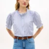 Camicia in voile di cotone con bordi arricciati Camicia in voile di cotone con bordi arricciati