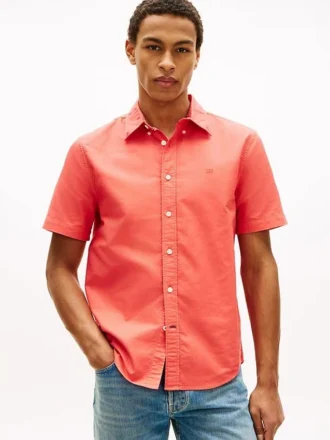 Camicia Oxford tinta in capo, vestibilità regolare Camicia Oxford tinta in capo, vestibilità regolare