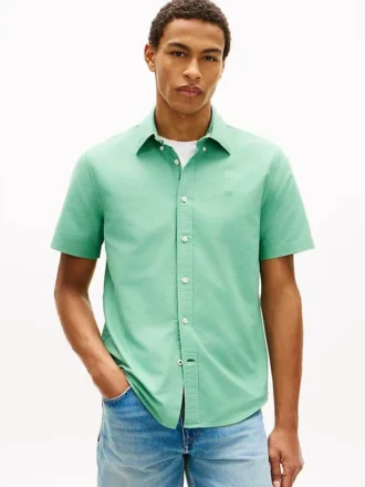 Camicia Oxford tinta in capo, vestibilità regolare Camicia Oxford tinta in capo, vestibilità regolare
