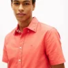 Camicia Oxford tinta in capo, vestibilità regolare Camicia Oxford tinta in capo, vestibilità regolare