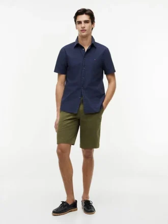 Camicia Regular Fit tinta in capo