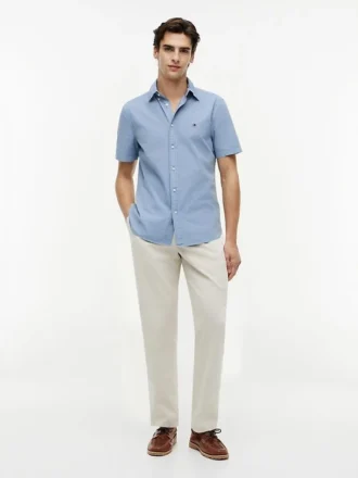 Camicia Regular Fit tinta in capo