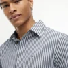 Camicia TH Performance a righe, vestibilità regolare