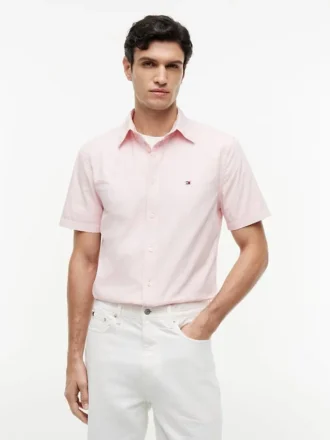 Camicia tinta in capo dalla vestibilità regolare