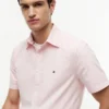 Camicia tinta in capo dalla vestibilità regolare